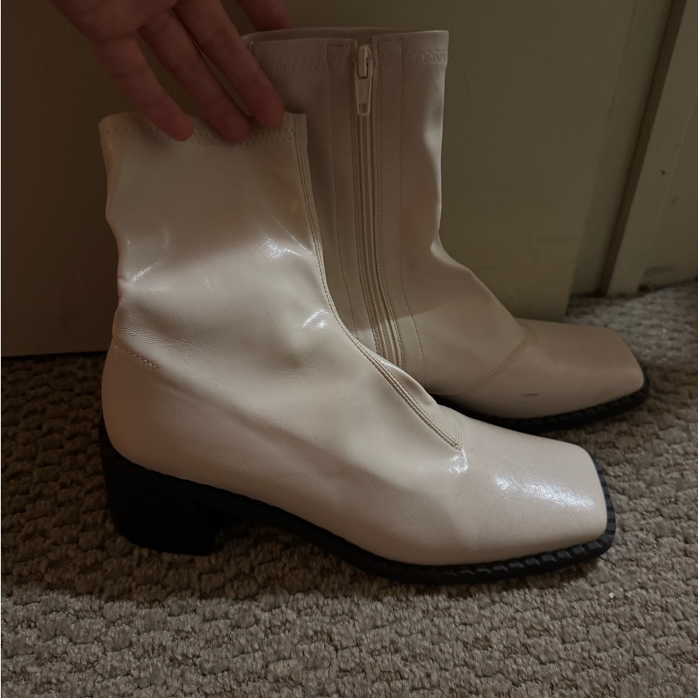 Peche White Ankle Boots